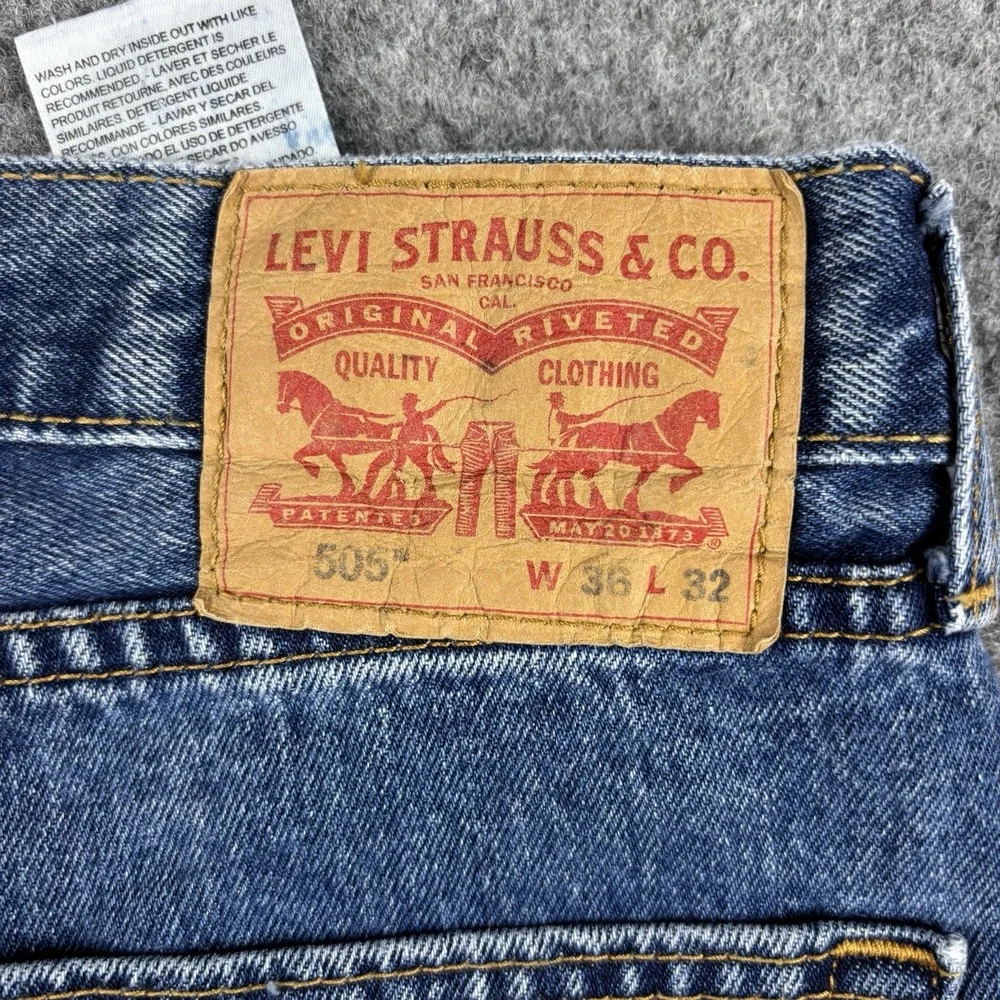 Levi's 505 Jeans Men's 36x32 Regular Fit Straight Leg‎ Blue Denim Medium Wash